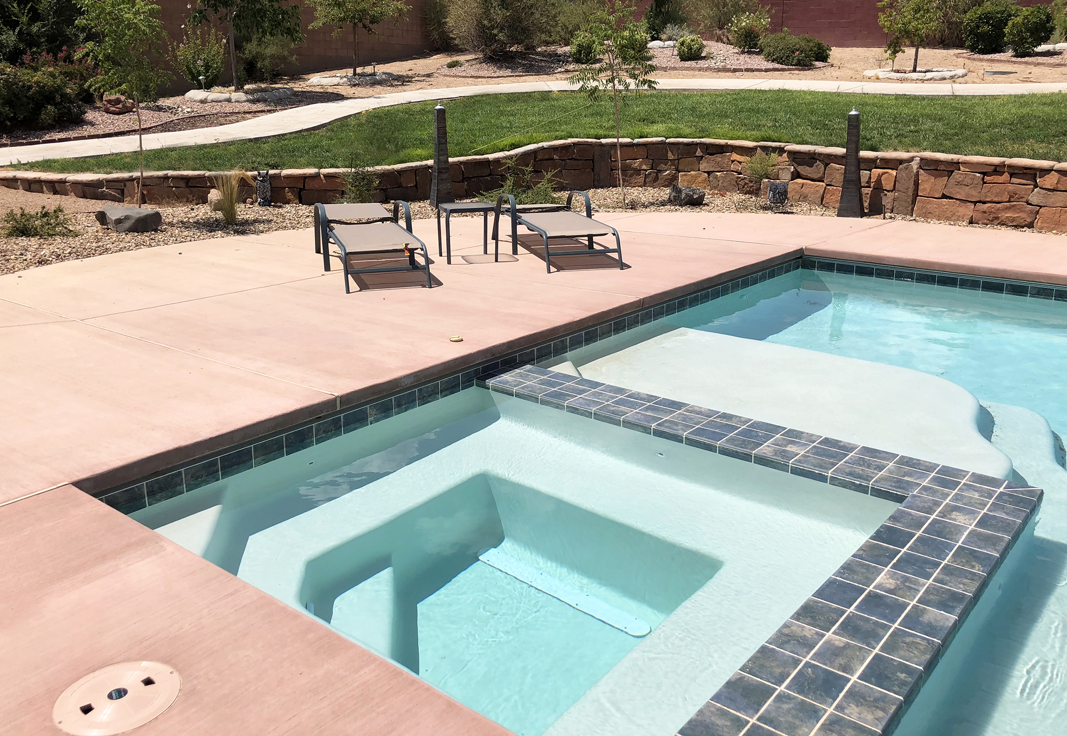 pool-and-hot-tub-combo
